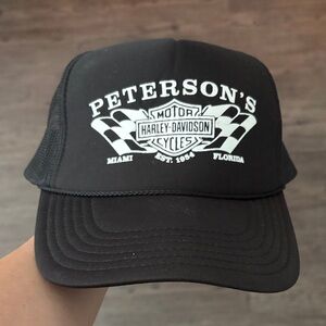 HARLEY-DAVIDSON PETERSON MIAMI FLORIDA BLACK SNAPBACK TRUCKER HAT